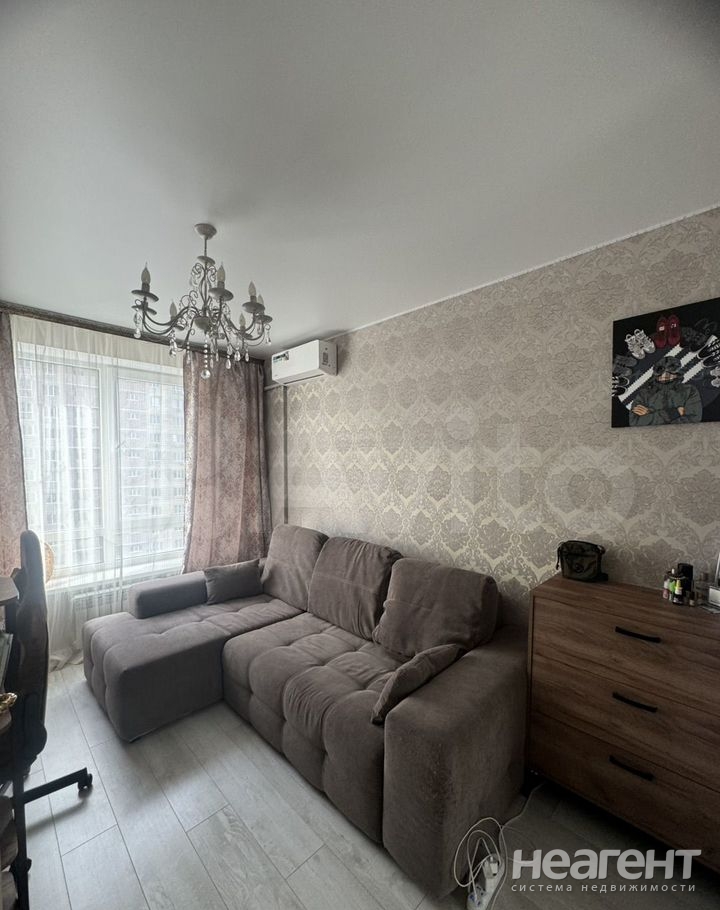 Продается 1-комнатная квартира, 32 м²