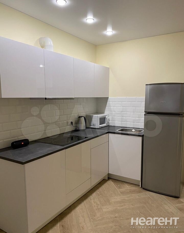 Продается 1-комнатная квартира, 43 м²