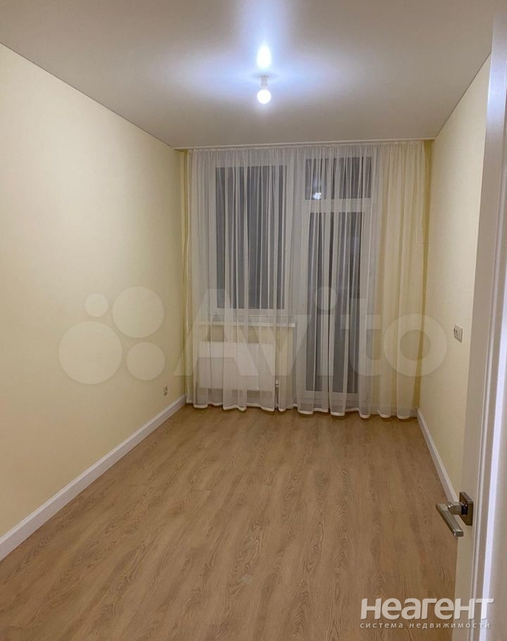 Продается 1-комнатная квартира, 43 м²