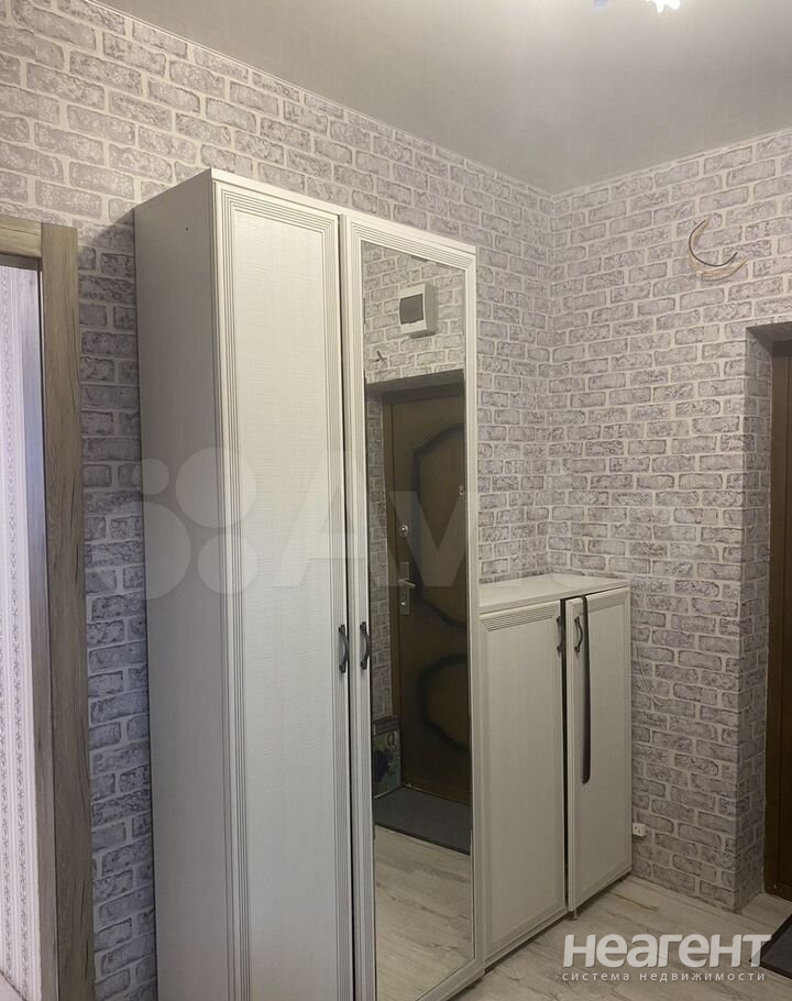 Продается 1-комнатная квартира, 37 м²