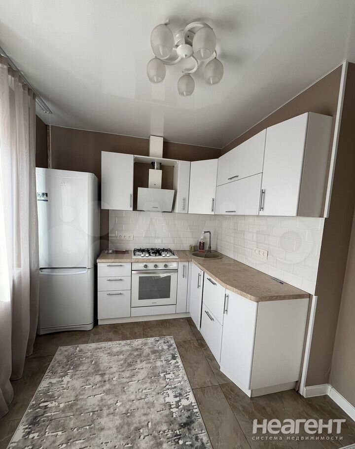 Сдается 1-комнатная квартира, 37 м²