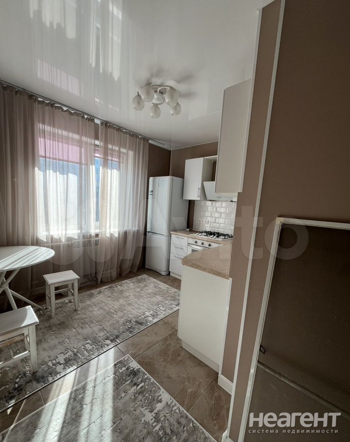 Сдается 1-комнатная квартира, 37 м²