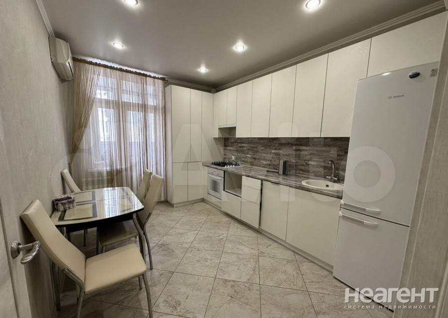 Продается 1-комнатная квартира, 41 м²