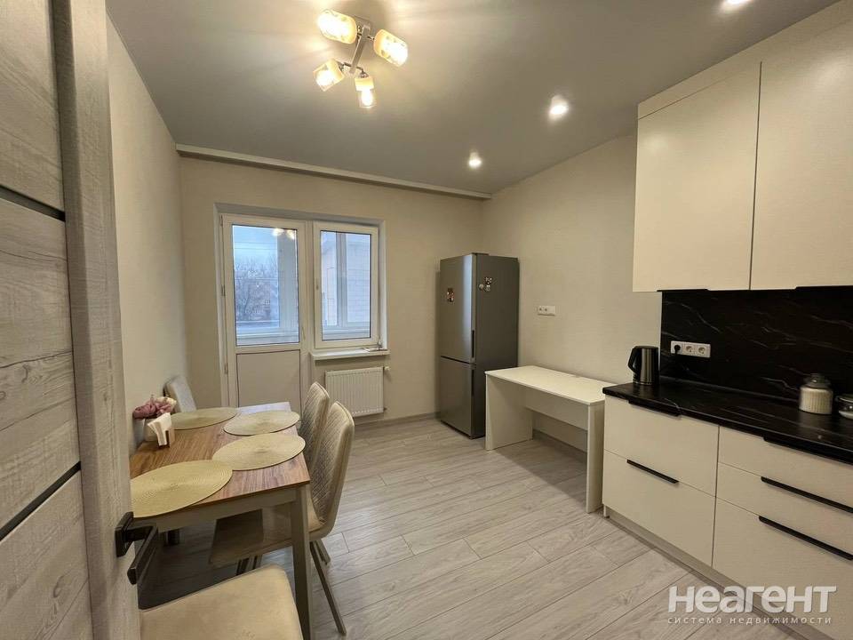 Продается 1-комнатная квартира, 40 м²