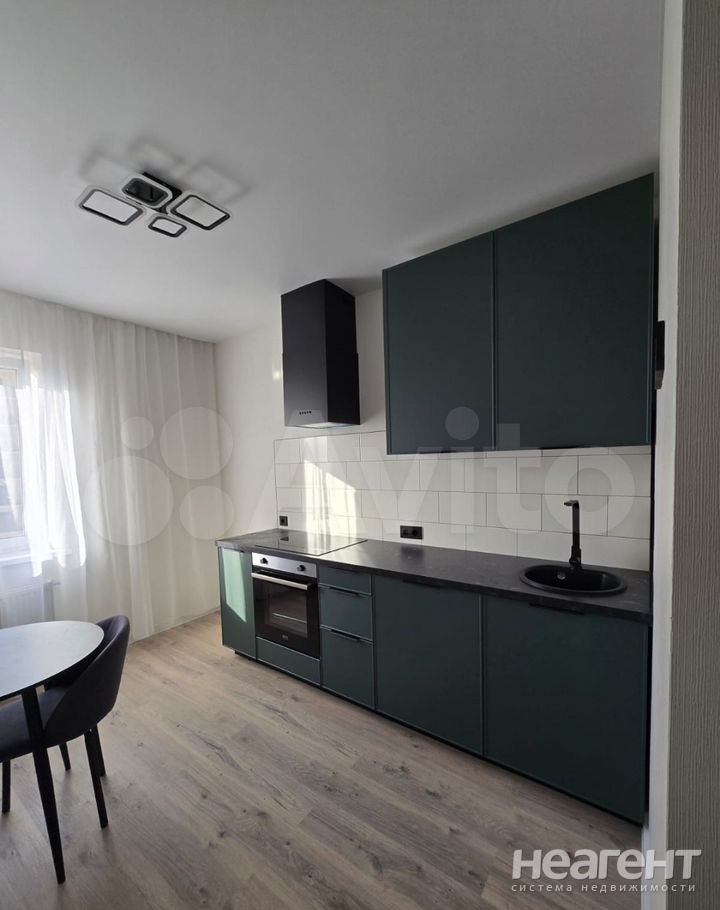 Продается 1-комнатная квартира, 39 м²