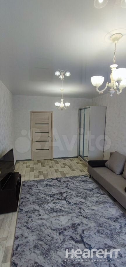 Сдается 1-комнатная квартира, 43 м²