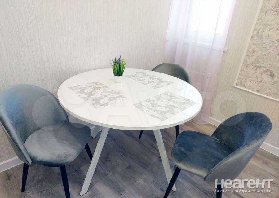 Сдается 1-комнатная квартира, 40 м²