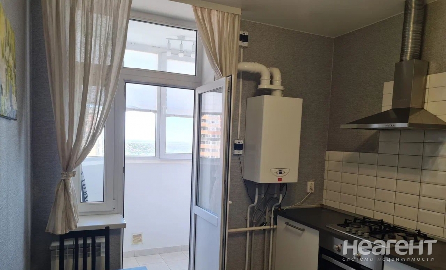 Продается 1-комнатная квартира, 35 м²