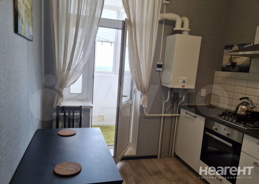 Продается 1-комнатная квартира, 36 м²