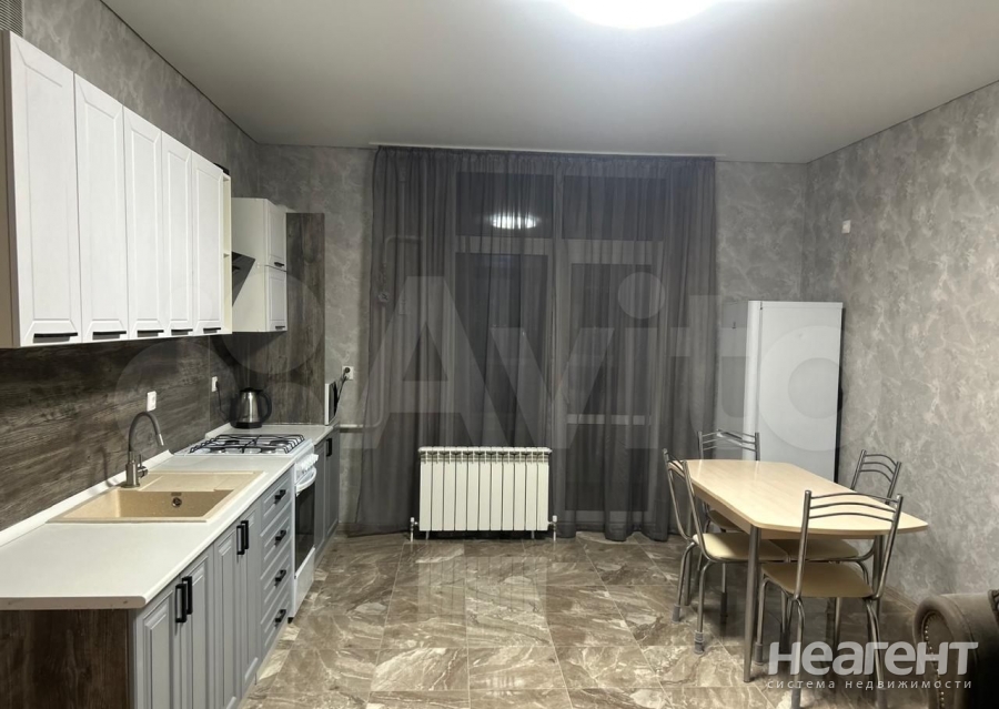 Сдается 1-комнатная квартира, 53 м²