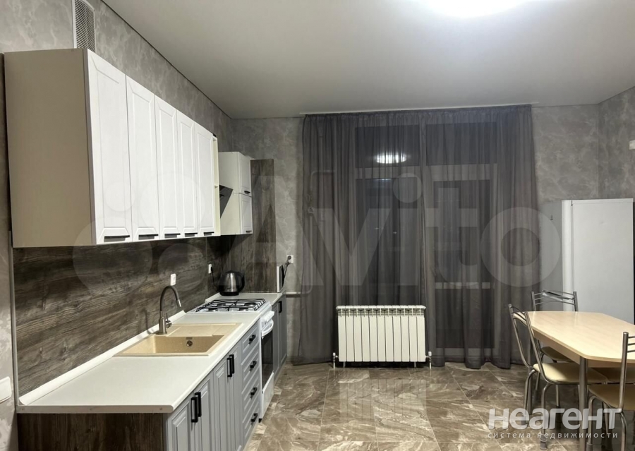 Сдается 1-комнатная квартира, 53 м²