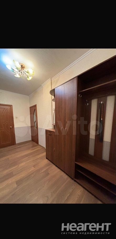 Сдается 2-х комнатная квартира, 64 м²