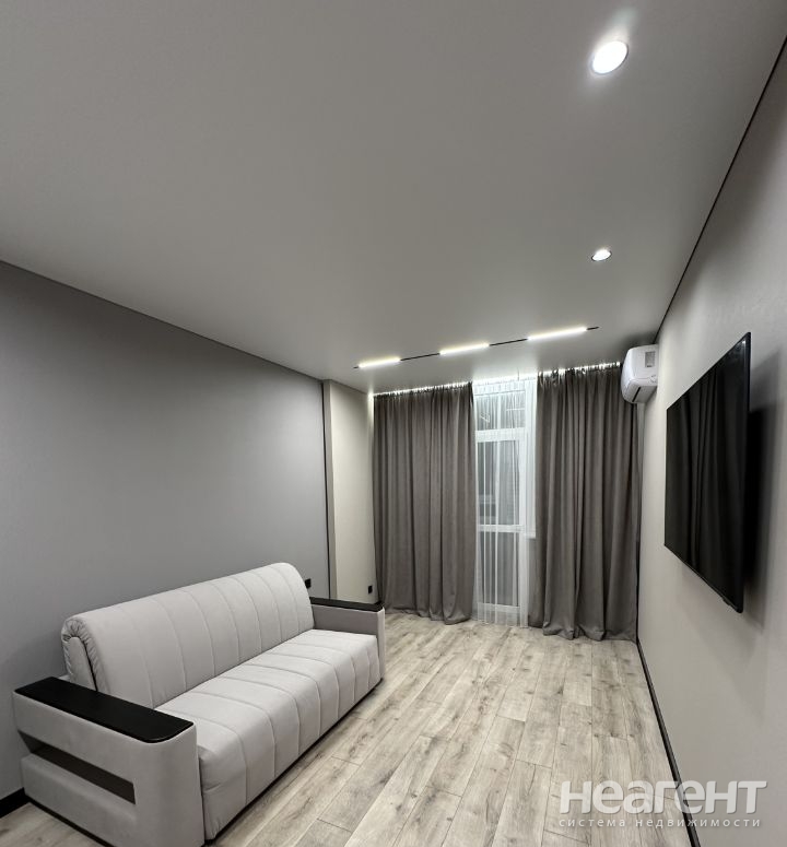 Продается 1-комнатная квартира, 40 м²