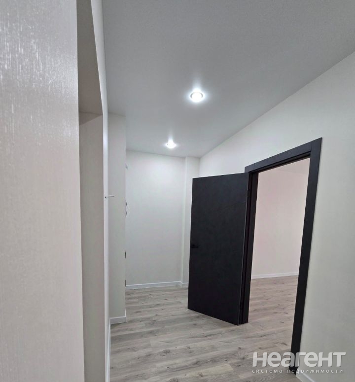 Продается 1-комнатная квартира, 39 м²