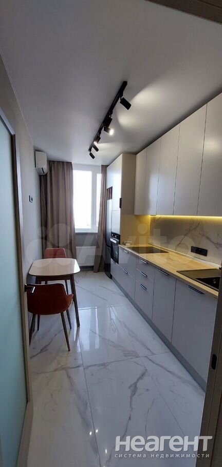 Сдается 1-комнатная квартира, 37,9 м²