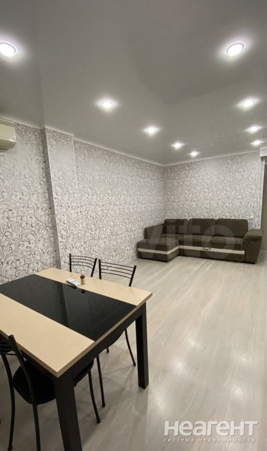 Сдается 1-комнатная квартира, 38 м²