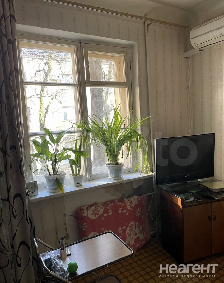 Продается Многокомнатная квартира, 74 м²