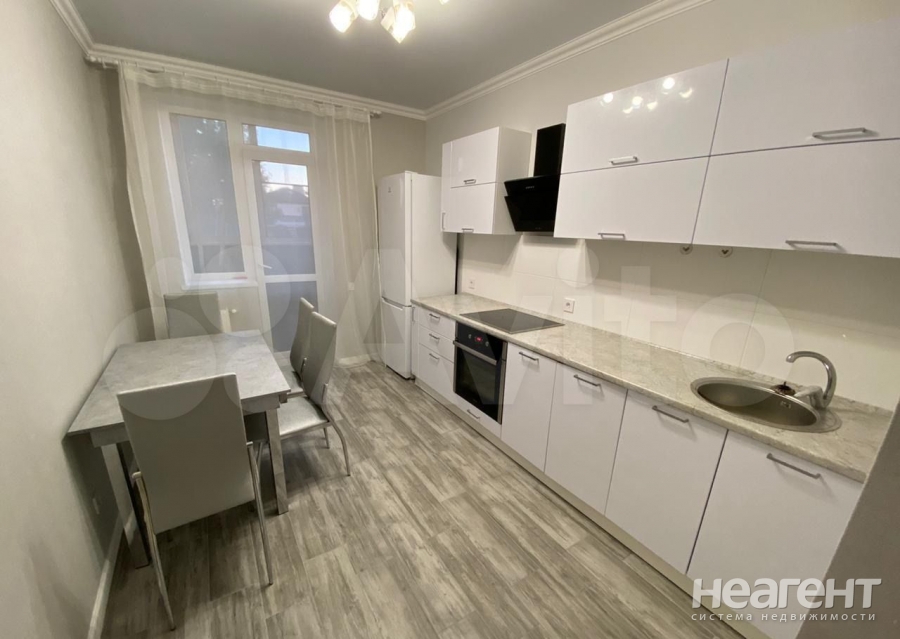 Сдается 1-комнатная квартира, 50 м²