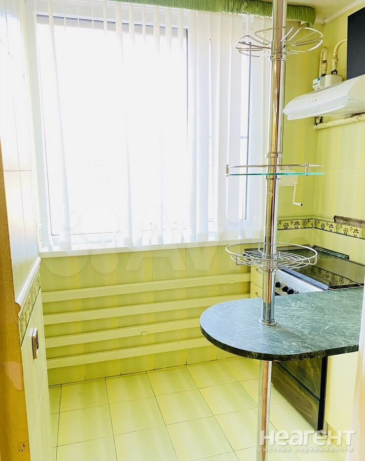 Сдается Многокомнатная квартира, 90 м²