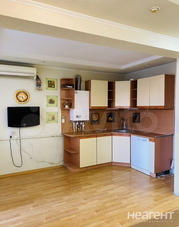 Сдается Многокомнатная квартира, 90 м²