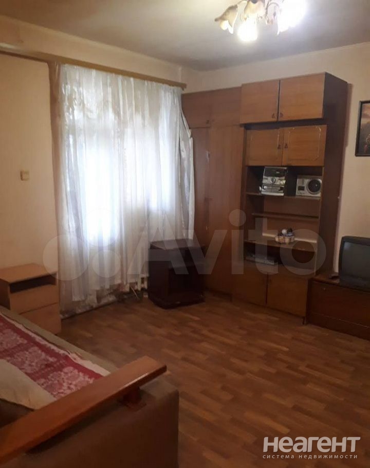 Продается 1-комнатная квартира, 35 м²