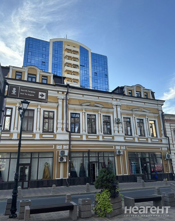 Продается Многокомнатная квартира, 123 м²