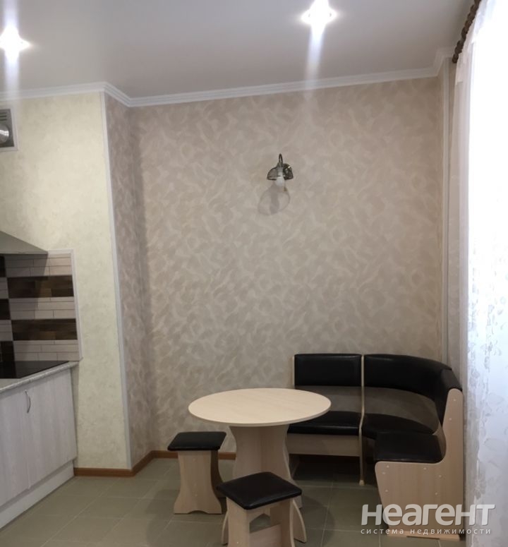 Сдается 1-комнатная квартира, 43,4 м²