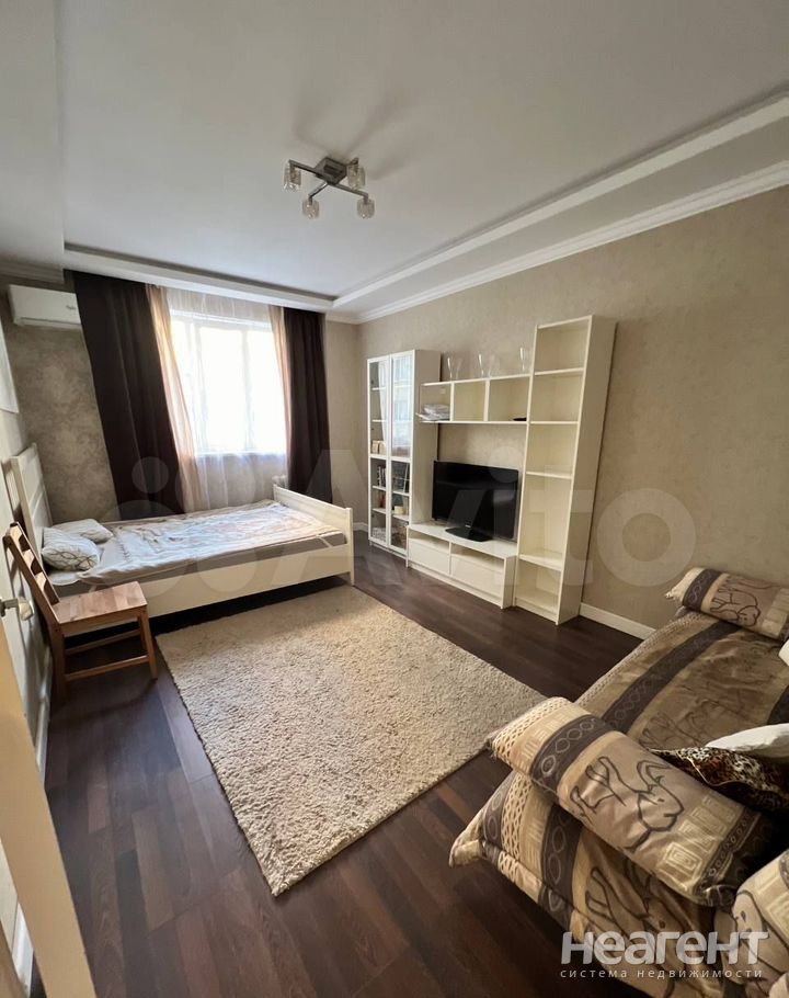 Сдается 1-комнатная квартира, 39 м²