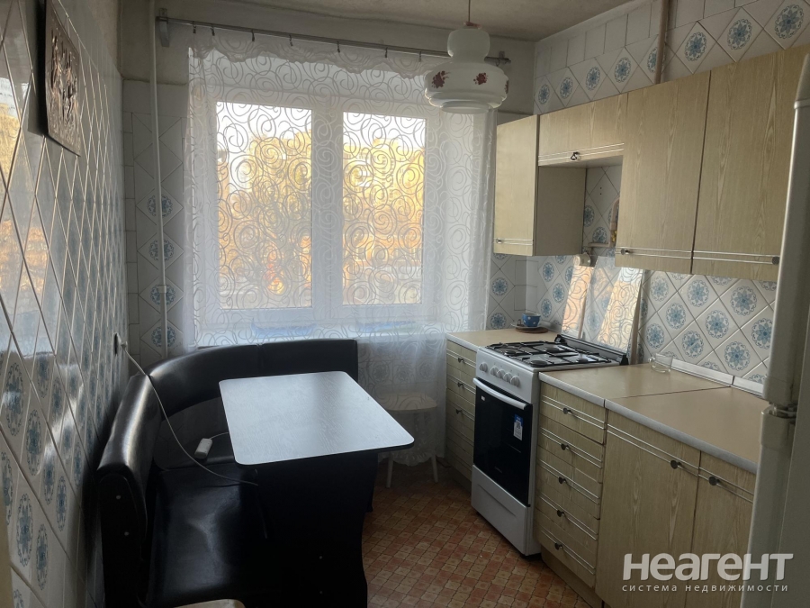 Сдается Многокомнатная квартира, 60 м²