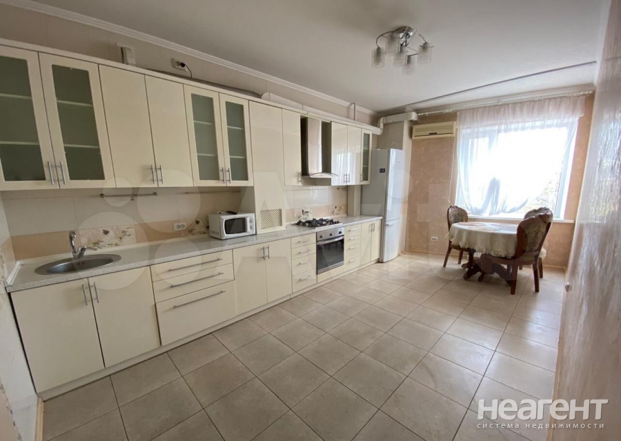 Сдается 2-х комнатная квартира, 65 м²