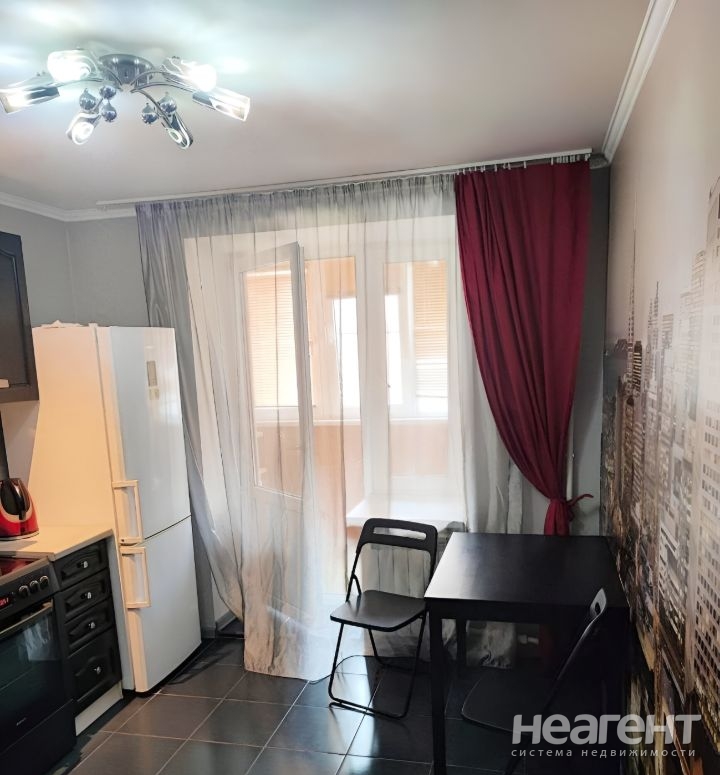 Сдается 1-комнатная квартира, 40 м²