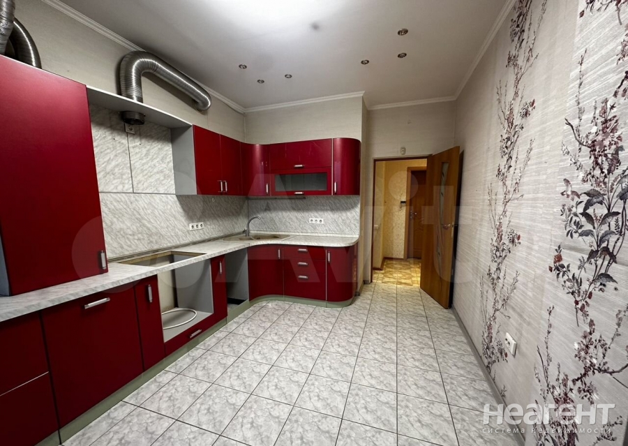 Продается 2-х комнатная квартира, 77 м²