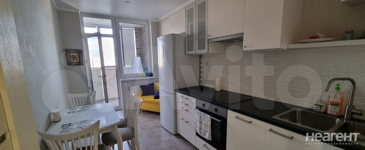 Сдается 1-комнатная квартира, 40 м²