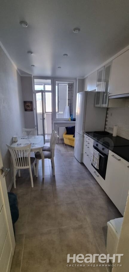 Сдается 1-комнатная квартира, 40 м²