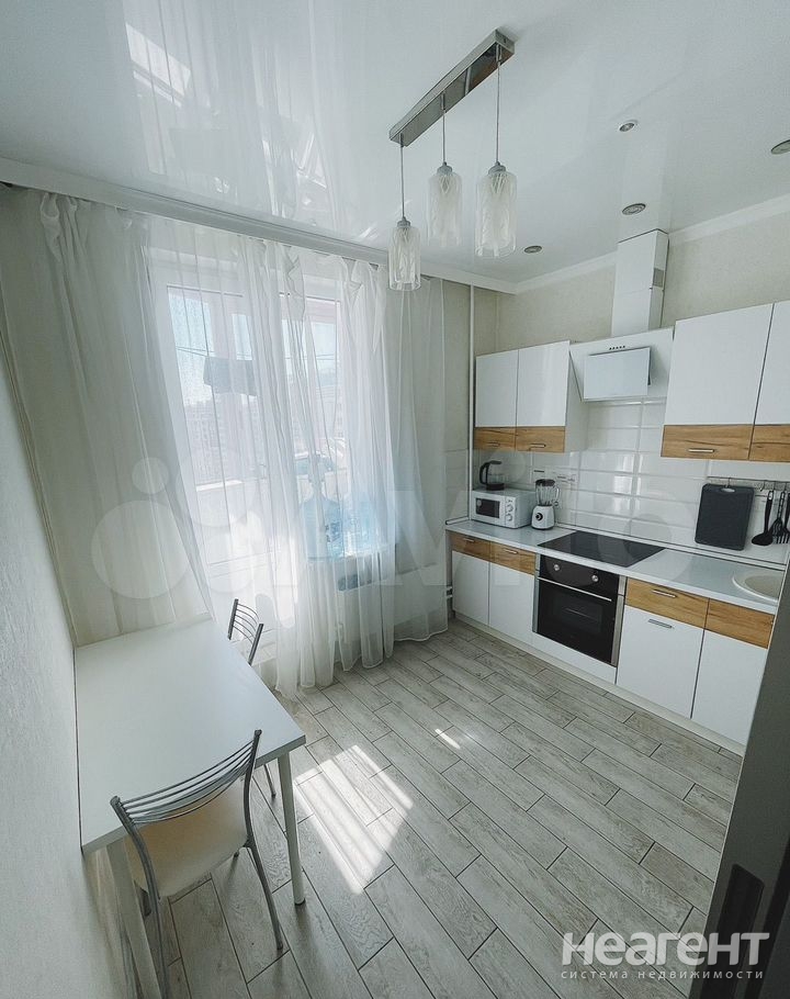 Продается 1-комнатная квартира, 38 м²