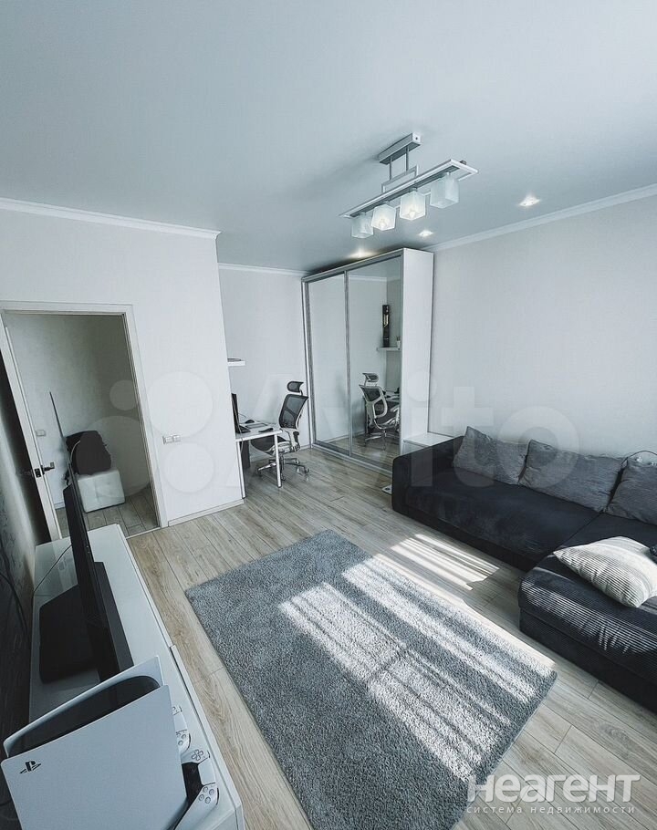 Продается 1-комнатная квартира, 38 м²