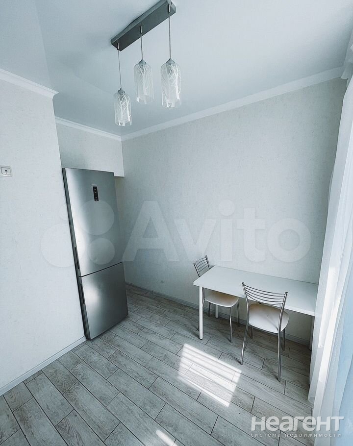 Продается 1-комнатная квартира, 38 м²