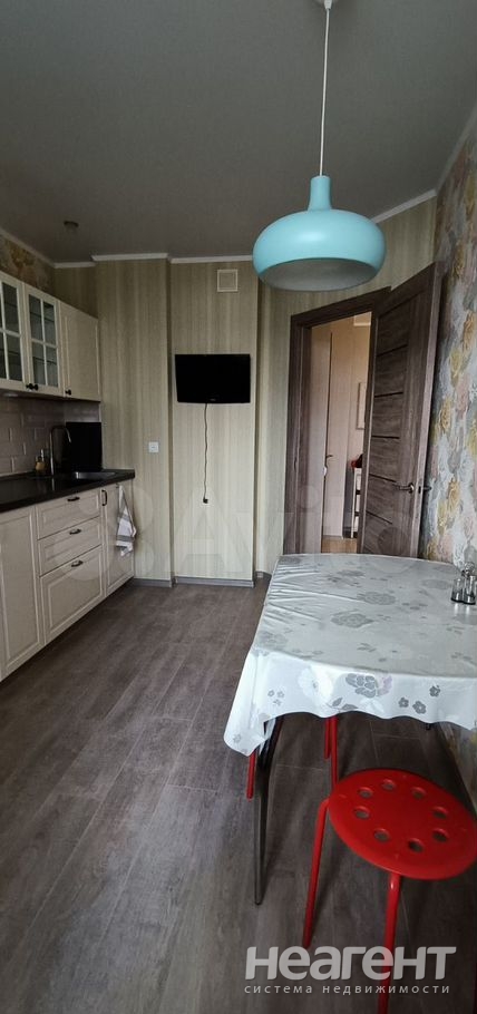 Сдается 1-комнатная квартира, 40 м²