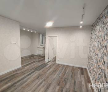 Продается 1-комнатная квартира, 42 м²