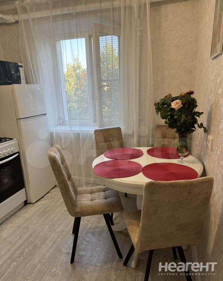 Продается 1-комнатная квартира, 35 м²