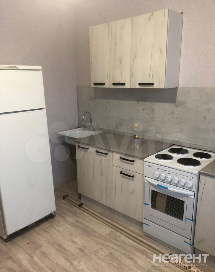 Сдается 1-комнатная квартира, 37 м²