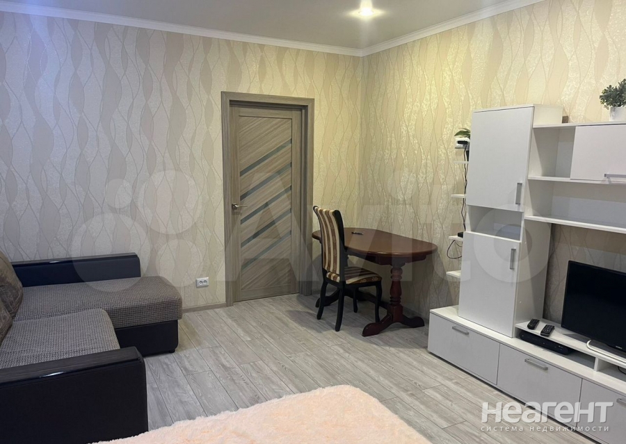 Сдается 1-комнатная квартира, 42,5 м²