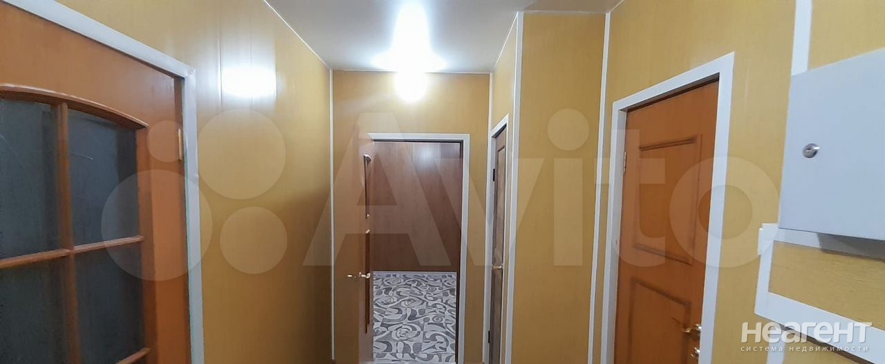 Продается Многокомнатная квартира, 75 м²