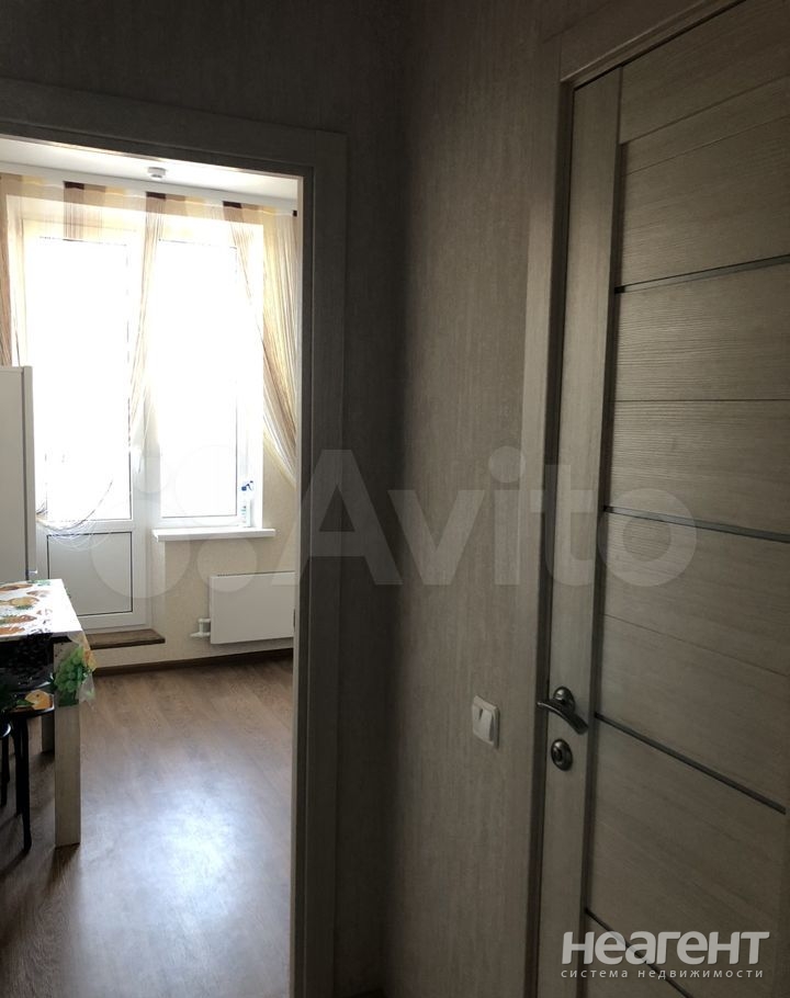 Сдается 1-комнатная квартира, 39 м²