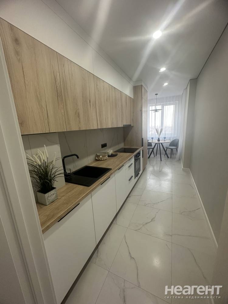 Продается 1-комнатная квартира, 43 м²