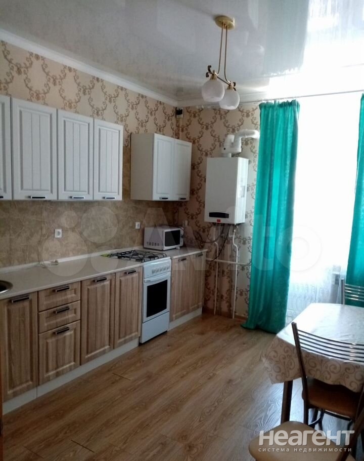 Сдается 1-комнатная квартира, 40 м²