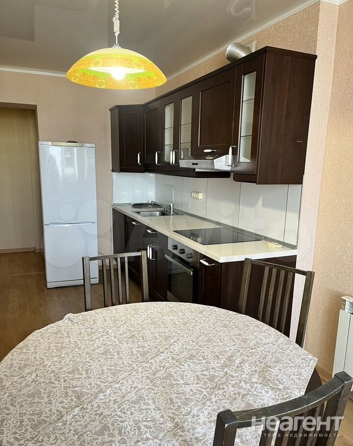 Сдается 1-комнатная квартира, 50 м²