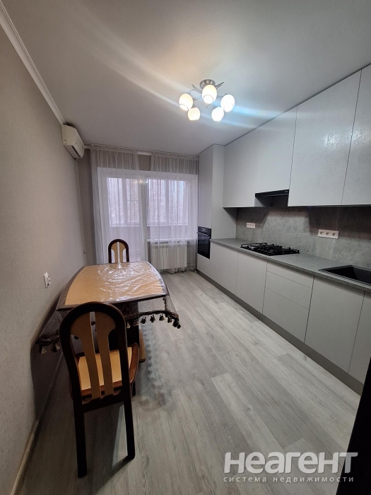 Сдается 1-комнатная квартира, 46 м²