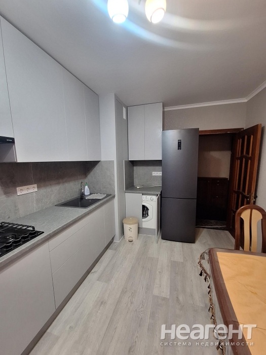 Сдается 1-комнатная квартира, 46 м²