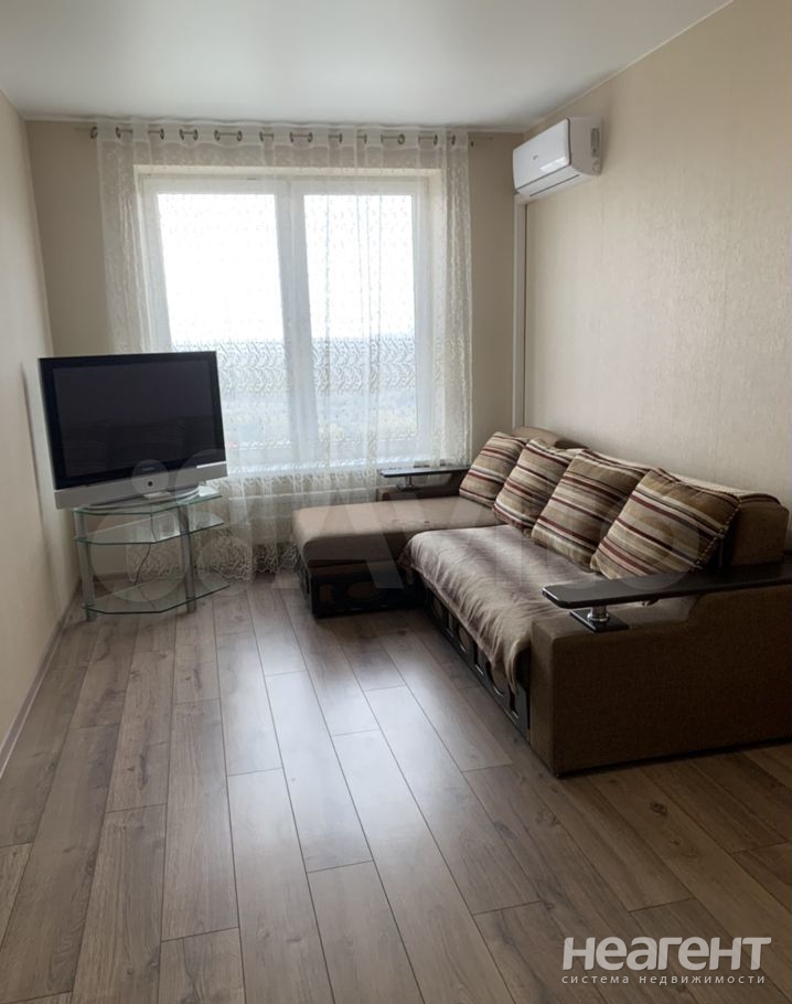 Сдается 1-комнатная квартира, 43 м²